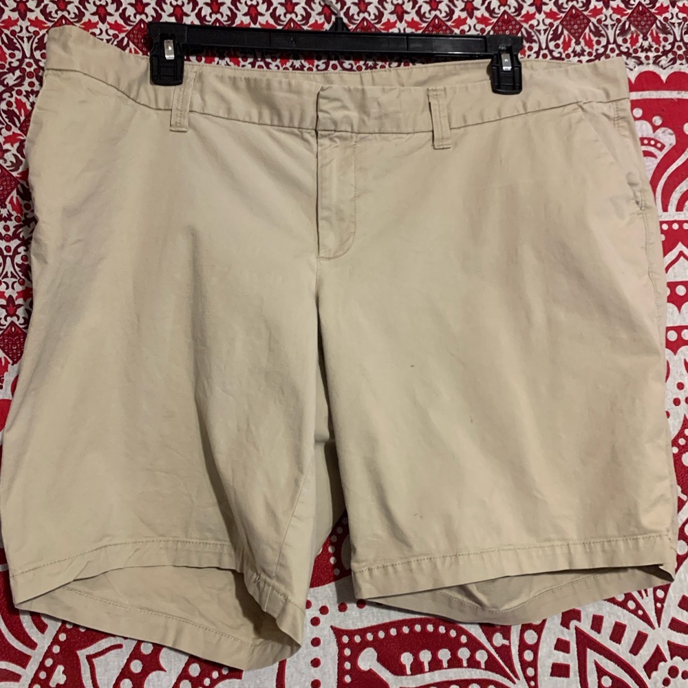 Women plus old navy shorts